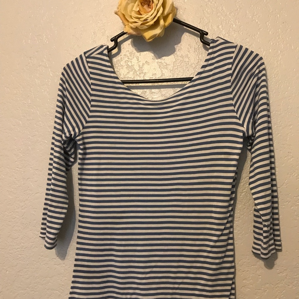 cupcakes and cashmere Scoop Neck Top